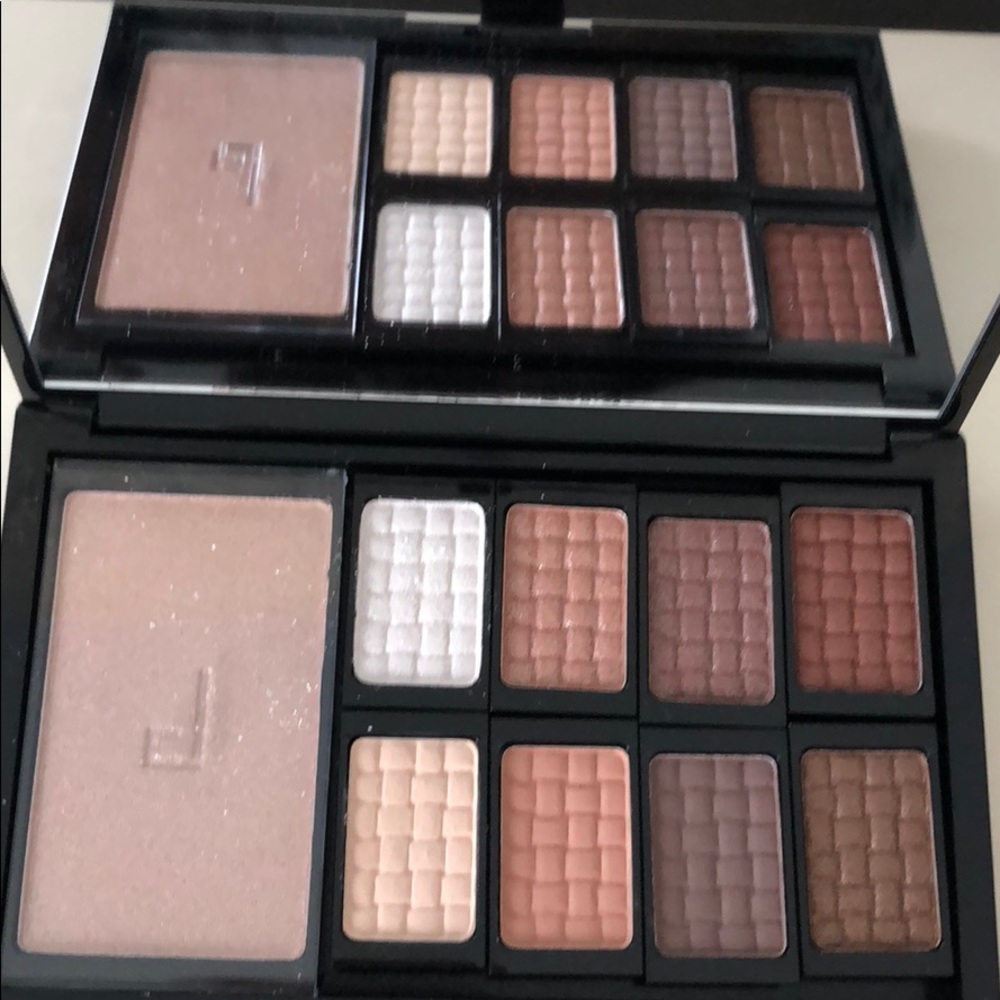 Makeup - Picture 2 of 2